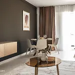 Апартаменти Spacious 1006 *