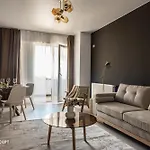 Апартаменти Spacious 1006