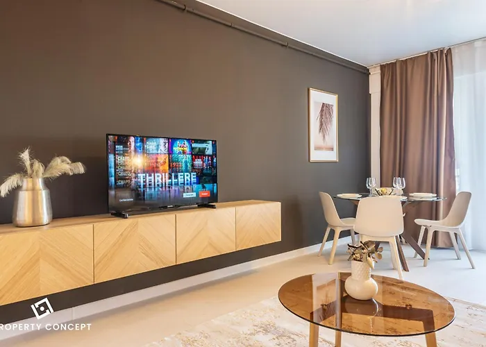 Spacious 1006 *