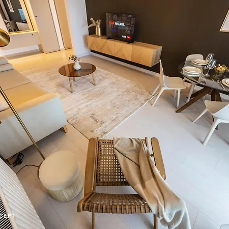 Spacious 1006 *